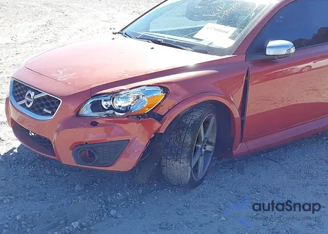 2011 Volvo C30 T5/T5 R-Design z USA, uszkodzony, nr VIN YV1672MK7B2238541